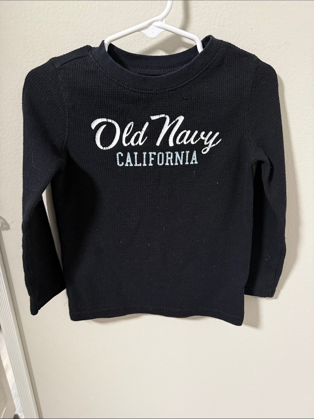 Old Navy Kids' Black Long-Sleeve 'Old Navy California' Tee